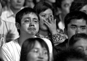 一个高智商的乞丐团伙，不但让你掉眼泪，还心甘情愿地掏钱