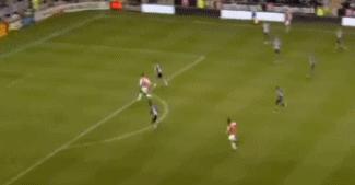 他是射手，被骂叛徒，如今沦落到无球可踢！