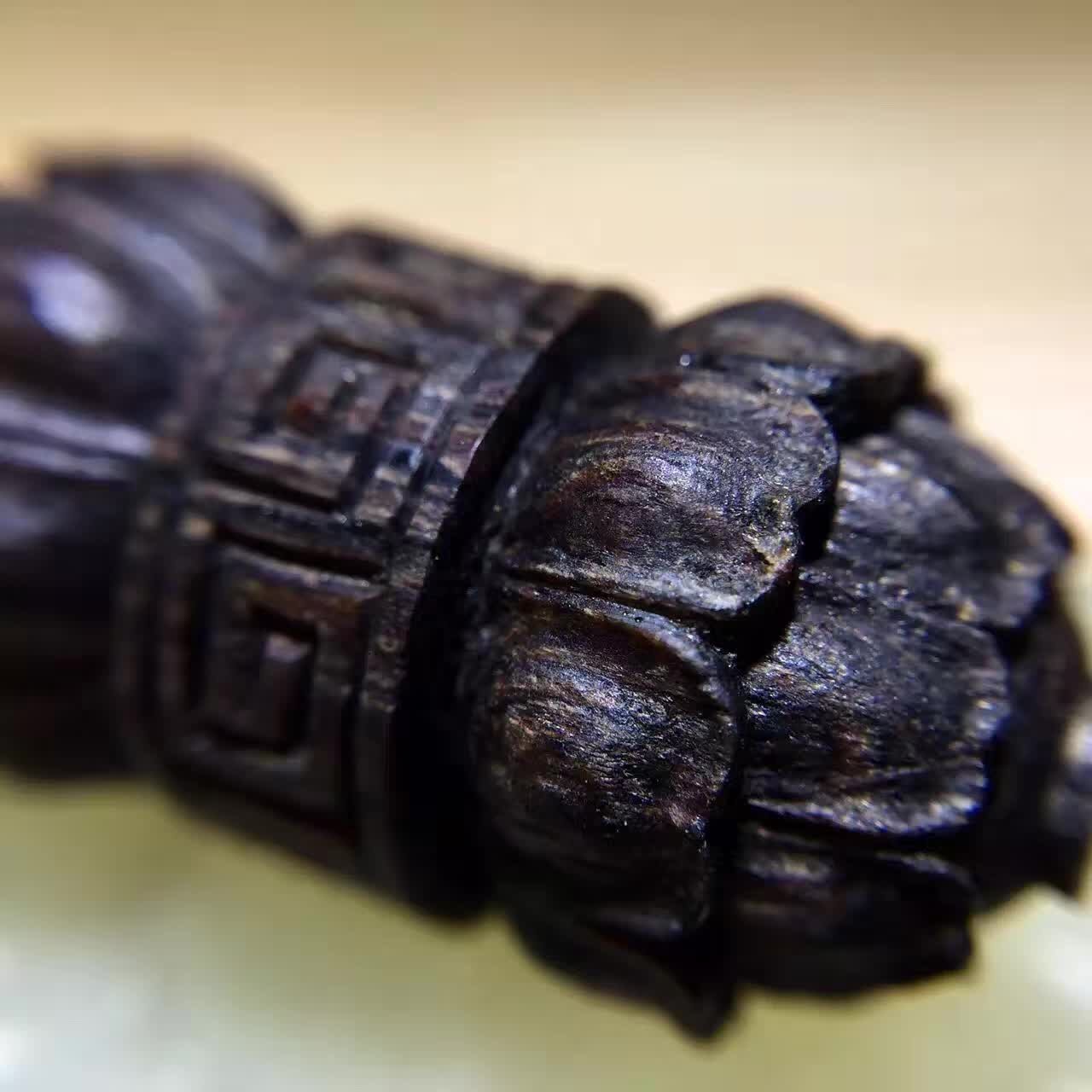 富二代为淘美女欢心，花80买一克奇楠沉香，美女看到当场说分手