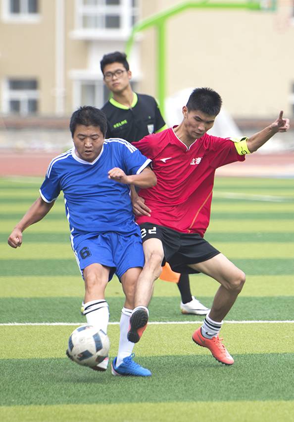 保康县第六届运动会800米,保康体育场足球比赛