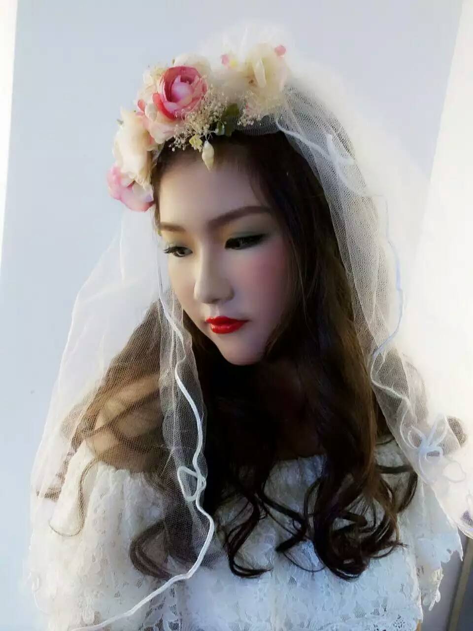 新娘发型怎么搭好看,混乱发型新娘怎么搭配头饰