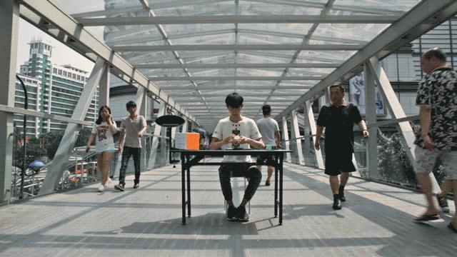 00后“最强大脑”，10秒征服世界上最难的玩具｜喜号