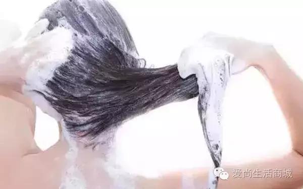 注意秋天！掉头发的高峰期来了，这可是“头”等大事。