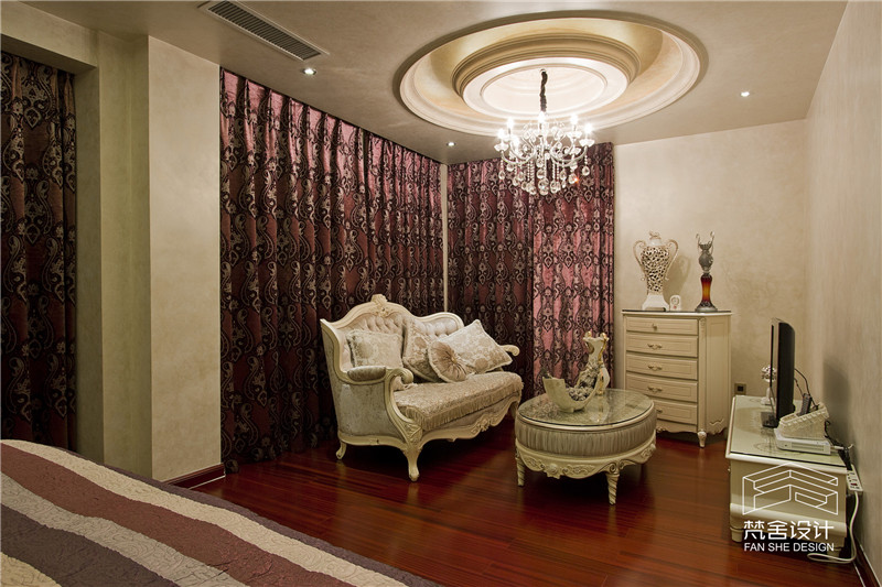 某企业投资400万元,某企业对一座建筑物进行改造