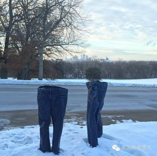 你能不能不颤抖地回答我周末有多冷？