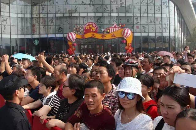 王健林万达城开业了吗,王健林万达成为世界性大品牌