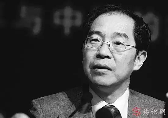 办刑案可检查短信、朋友圈，离婚案法官却要哭倒地板上