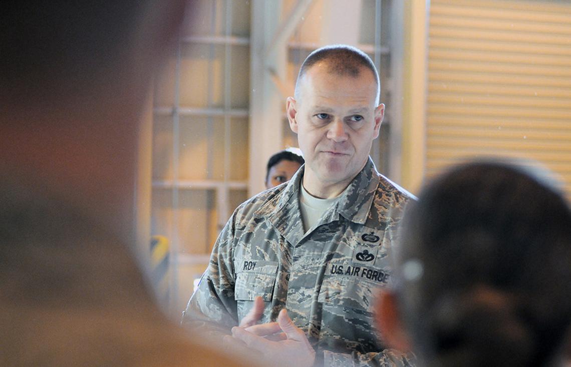 遇到有人想自杀时，怎么办？