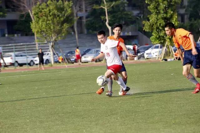 足球赛鸣哨开赛,公司足球赛开赛