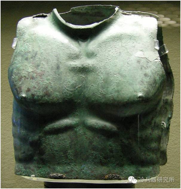 竟然有奶头和肚脐！源自古希腊的肌肉甲