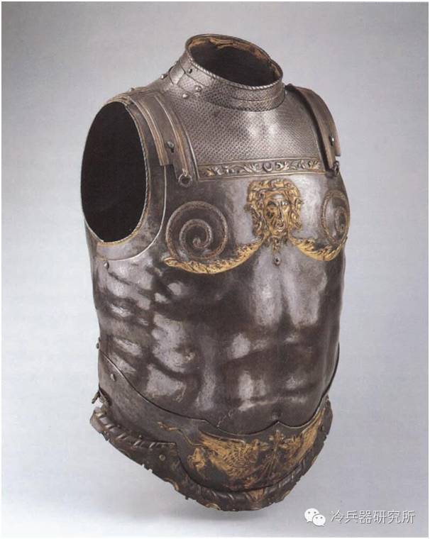 竟然有奶头和肚脐！源自古希腊的肌肉甲