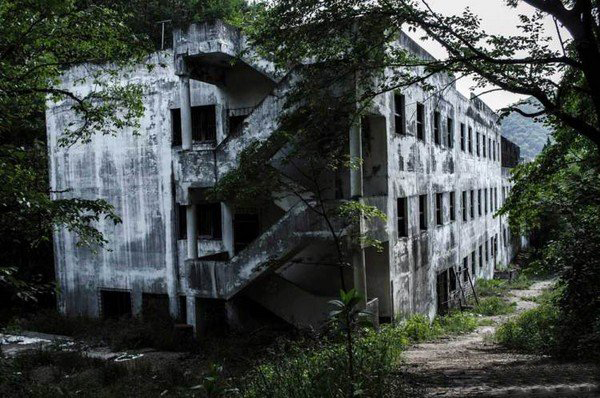 盘点被废弃的十座诡异建筑,世界最诡异的建筑你们还认识吗