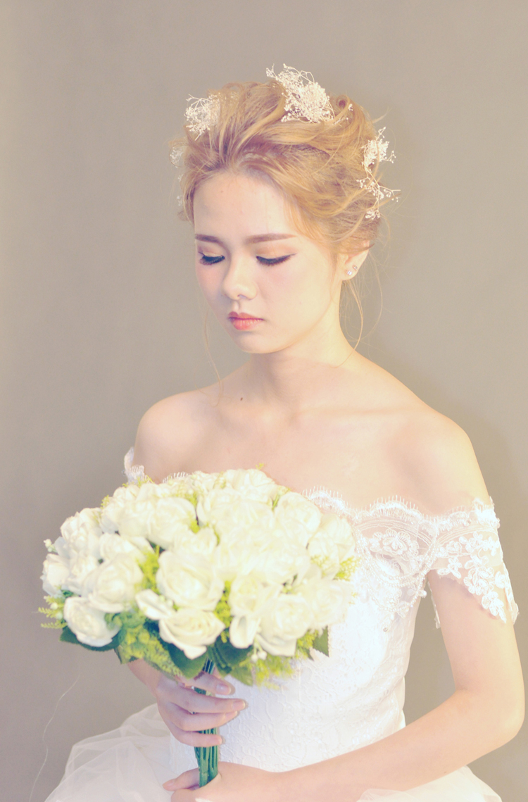 新娘发型怎么搭好看,混乱发型新娘怎么搭配头饰