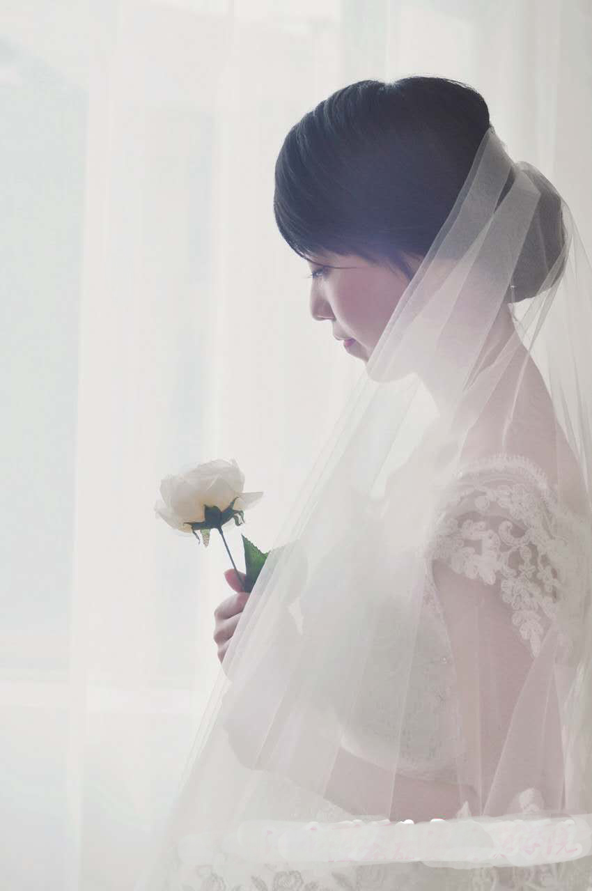 新娘发型怎么搭好看,混乱发型新娘怎么搭配头饰