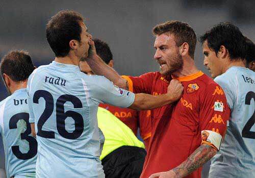 tifo上海申花,苏宁球迷骂申花