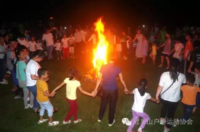 骞插緱婕備寒鍗楁槍,骞插緱婕備寒涓茬儳