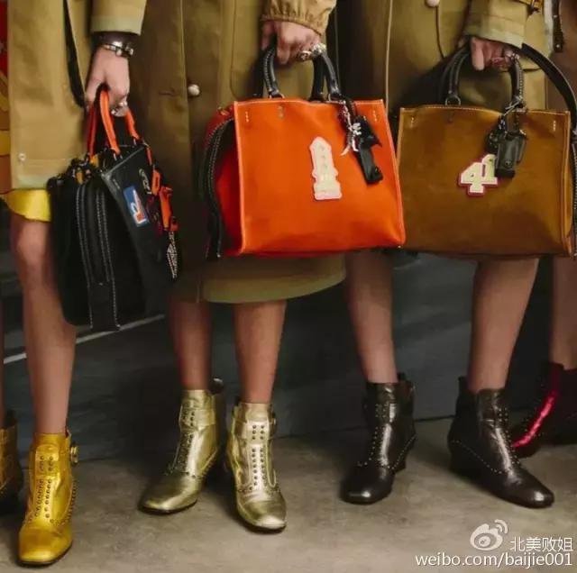 coach新款限定包又变热卖款,coach黑色火爆款