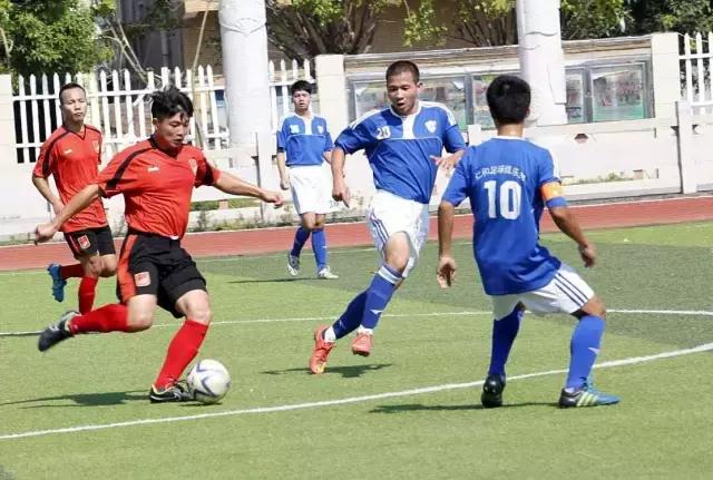 足球赛鸣哨开赛,公司足球赛开赛