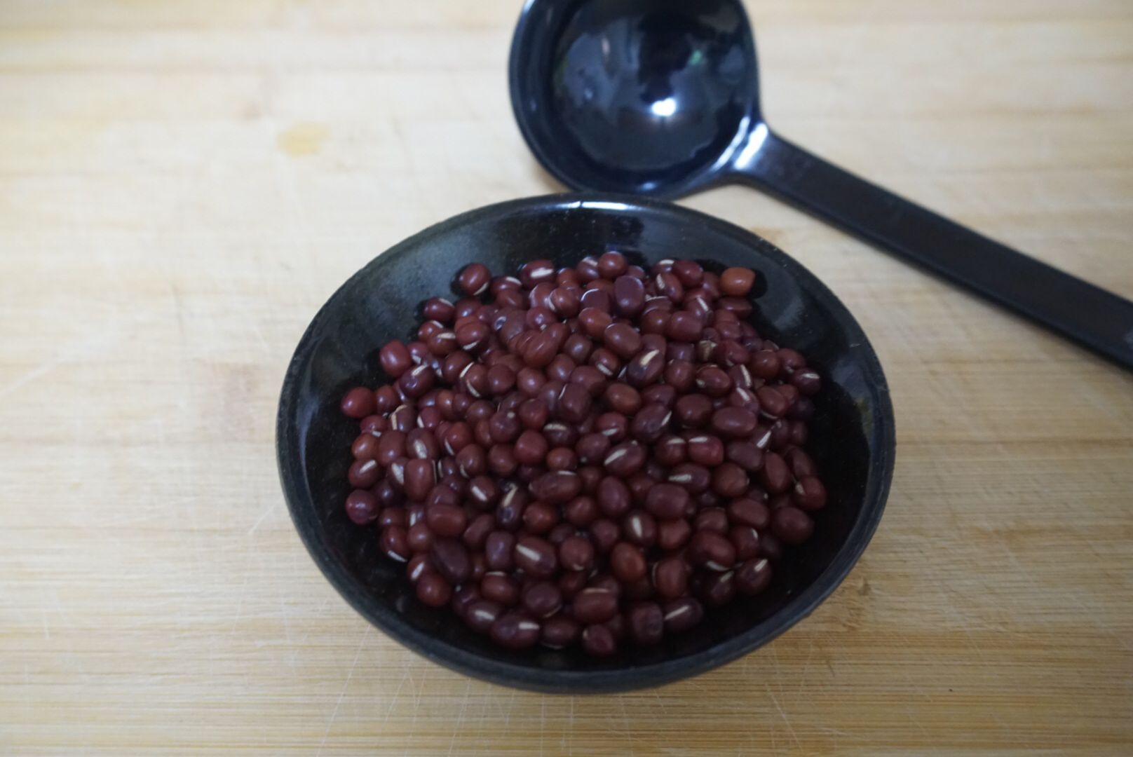 预防冻手冻脚，没有妙招，却需要常喝红豆芋头桂花粥，日久见效果