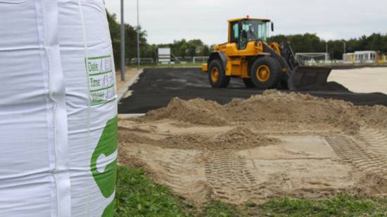 人造塑料草皮有毒吗,人造草坪毒性