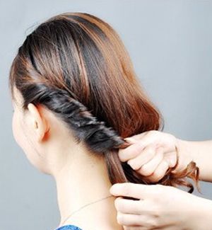 新娘韩式长发盘发发型慢动作教程,发型女2020流行发型盘发简单韩式