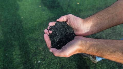 人造塑料草皮有毒吗,人造草坪毒性