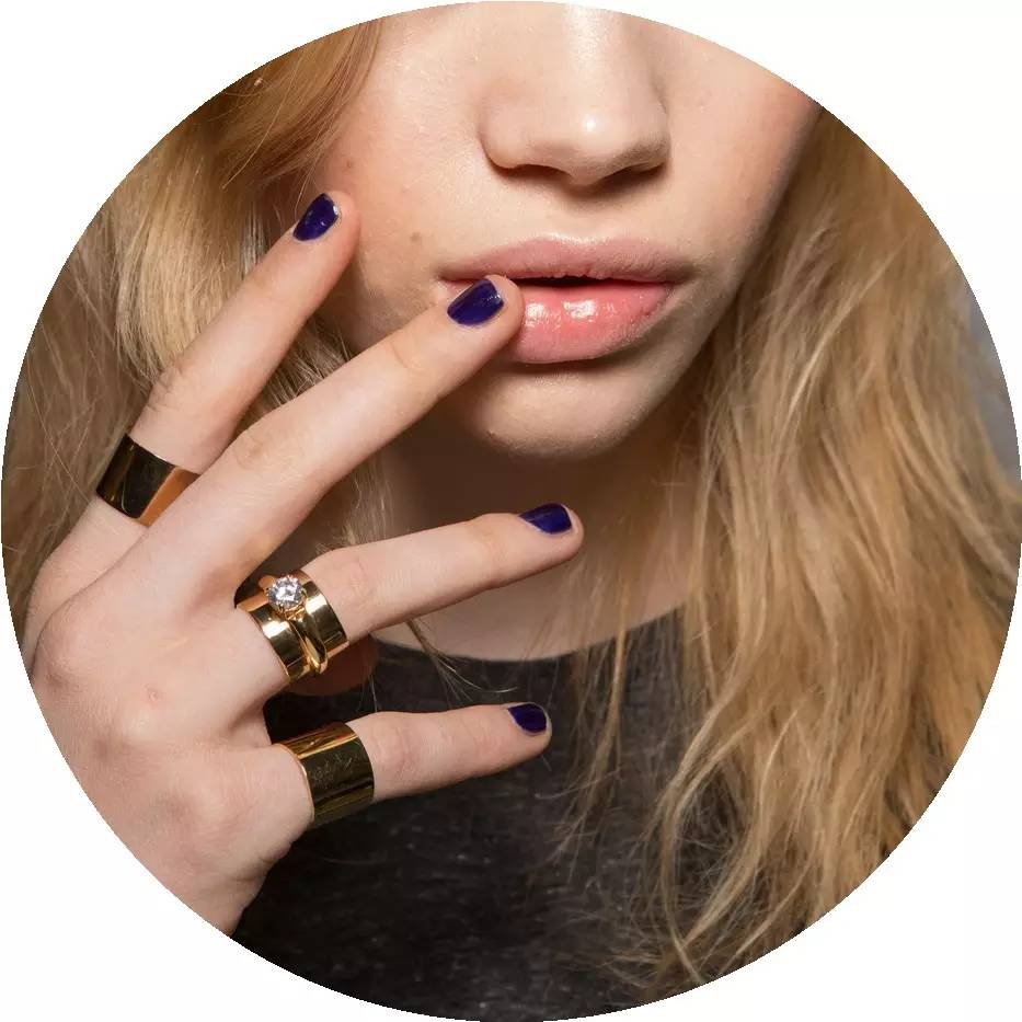 涂上这些指甲颜色，我自己都想对自己表白！