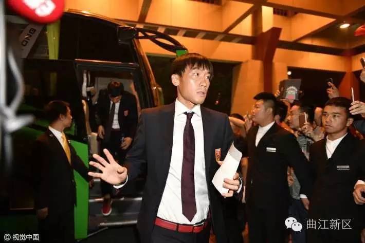 国足凯旋而归机场,国足圣朱雀2021