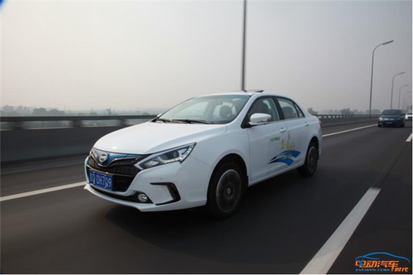 比亚迪汉ev标准续航豪华版试驾,比亚迪秦续航500公里试驾体验