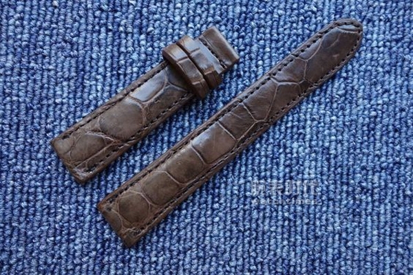 鳄鱼皮表带的优点和缺点,真的鳄鱼皮表带和假的有什么区别