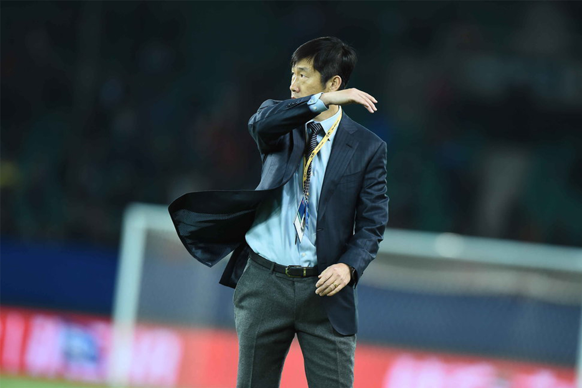 韩国男足梅开二度,国足3比2日本比赛小将帽子戏法