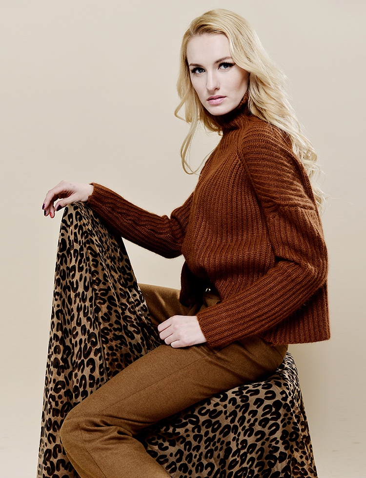 三醋酯纤维材质毛衣容易起球吗,什么材质的毛衣冬季穿暖和不起球