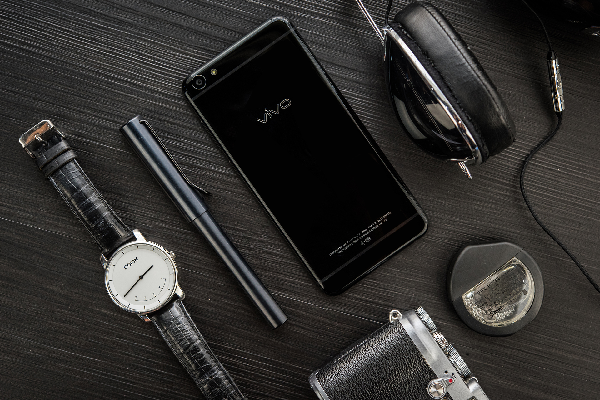 亮黑+128G价格只是苹果7三分一，vivo这机卖疯了