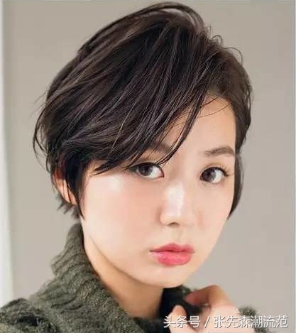 不染不烫适合方脸学生党的发型,2020年最流行的圆脸方脸发型男生