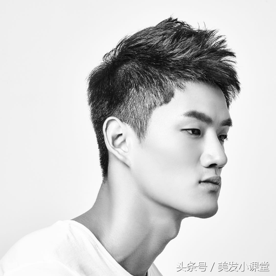 男士韩式发型裁剪教程 (最新潮流时尚男士发型)