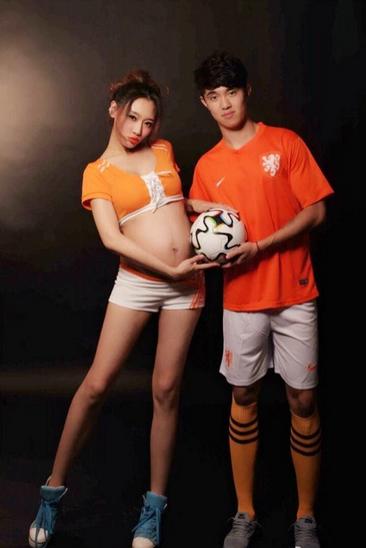 除了佩莱，足坛还有哪些球星抱得美人归？