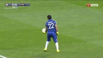 不胜反输成国庆节第一堵！国足门将送礼叙利亚门将如演员卧草都太坑