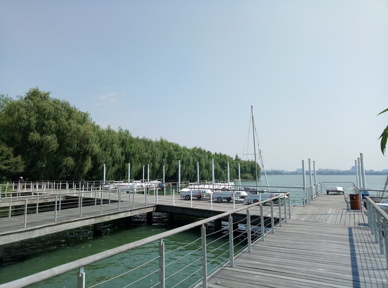 趁年轻尽情的玩,趁年轻多玩投影仪