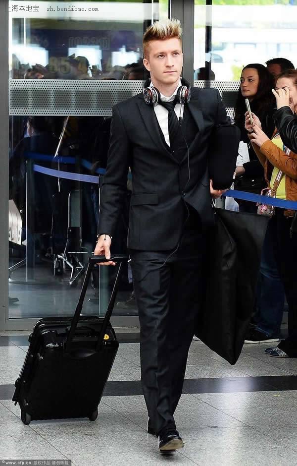 范佩西一球能吹一辈子,范佩西足坛凌空抽射第一人