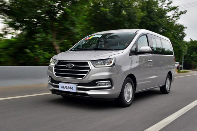 实用派不失商务范儿试驾江淮瑞风M42.0L