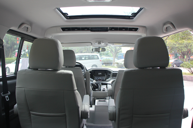 实用派不失商务范儿试驾江淮瑞风M42.0L