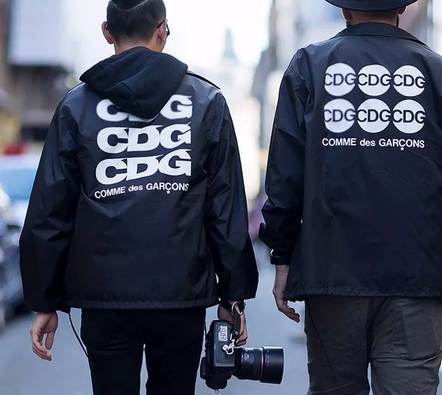 阿迪教练夹克穿搭,教练夹克如何穿出休闲感