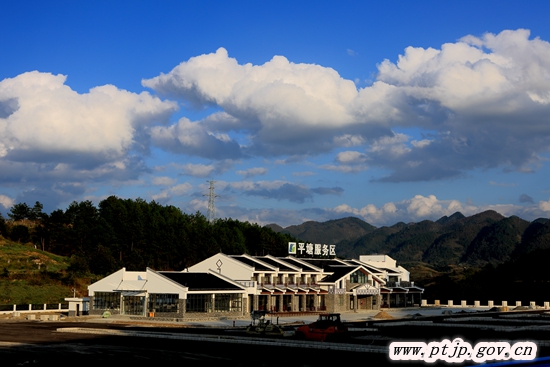 平塘镇四好公路建设情况,平塘县北环大道建设快速进行