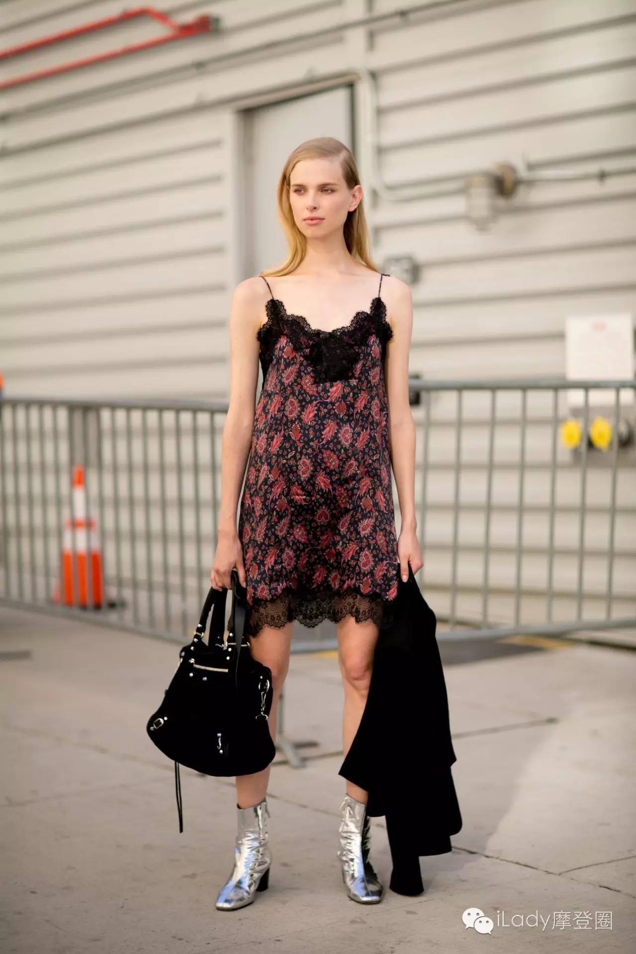 2020流行的秋季穿搭短靴,显腿长的短靴杨幂穿搭