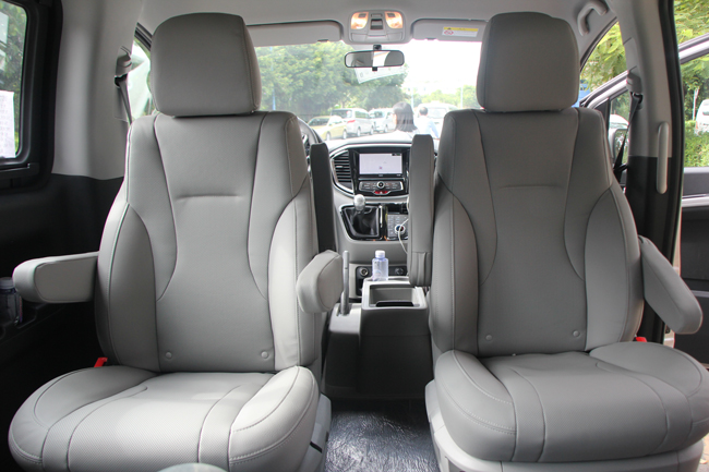 实用派不失商务范儿试驾江淮瑞风M42.0L