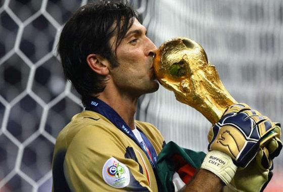 卡西利亚斯获得世界最佳门将,历史最佳门将卡西利亚斯