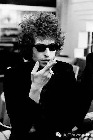 像一块滚石鲍勃迪伦,鲍勃迪伦唱的滚石歌曲