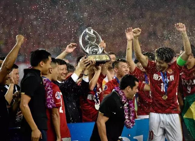 恒大换球衣广告,恒大亚冠决赛更换胸前广告