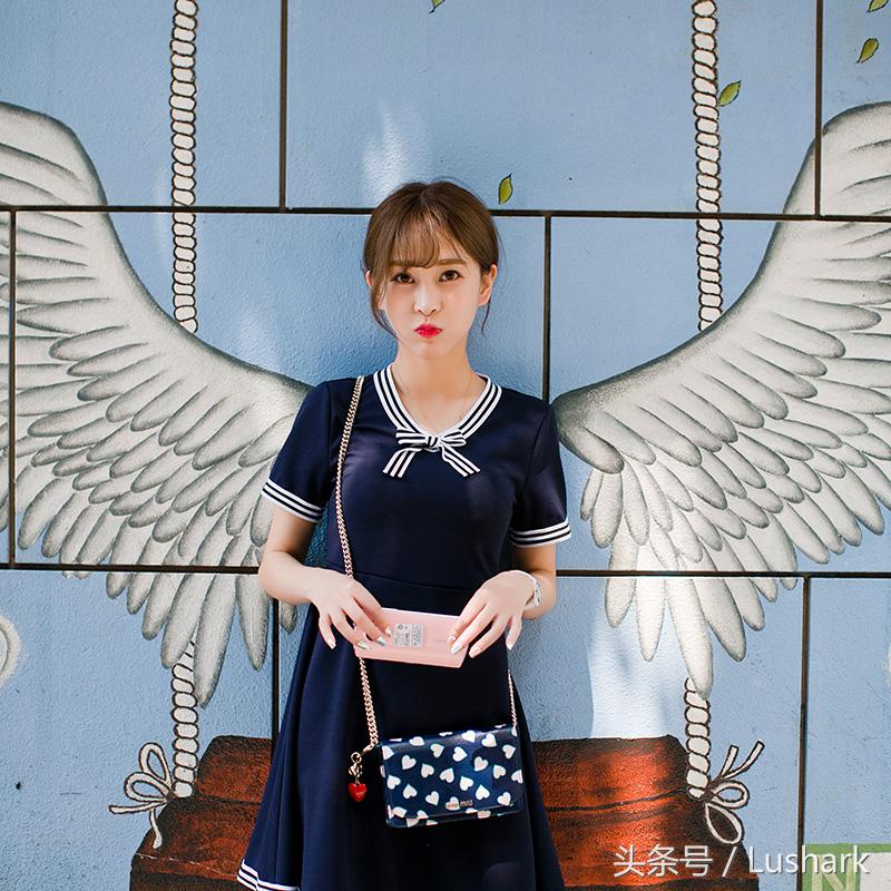 男生看了都会心动的碎花连衣裙,让男朋友热血沸腾的连衣裙