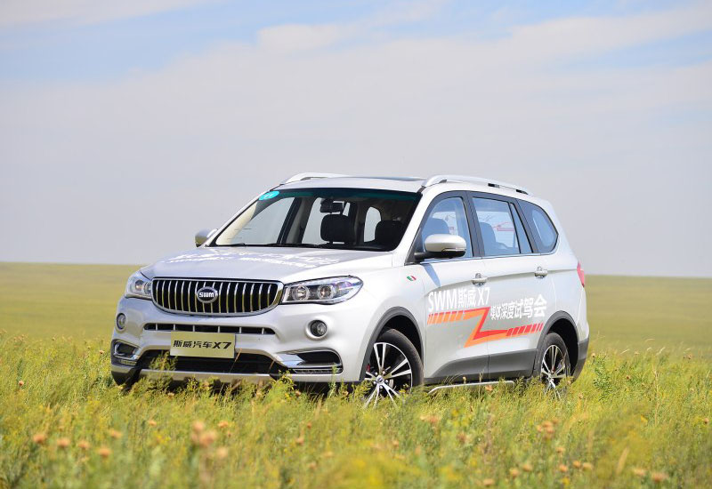 12.9寸大屏还带车载WIFI，这车4米7全系七座顶配才十万